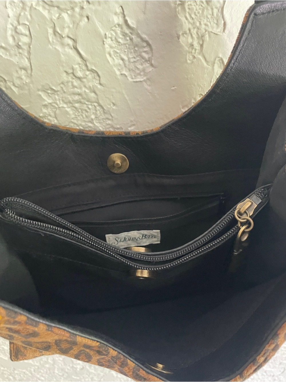 St. John’s Bay RARE Vintage Y2K Leopard Leather Bag - Picture 6 of 6